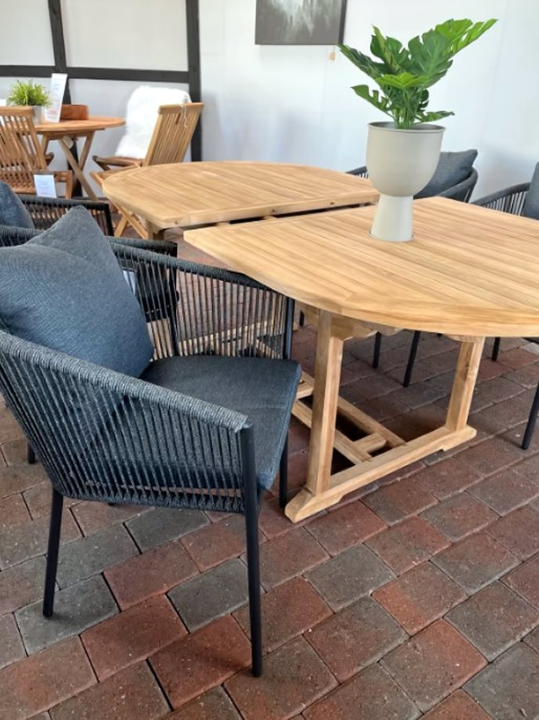 Gartentisch ausziehbar Teak massiv inklusive Stühle