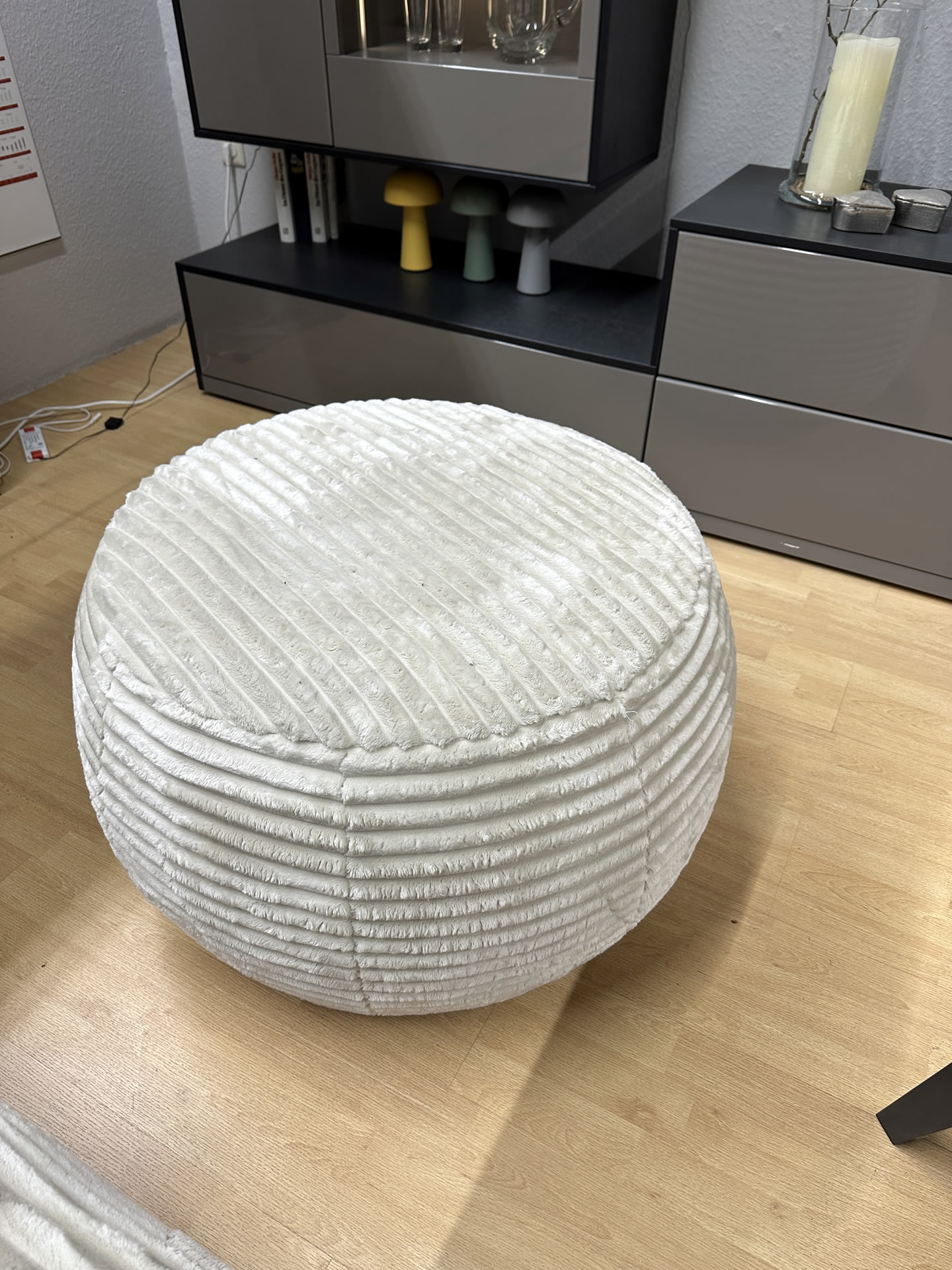 Polsterhocker in Grobcord creme, Durchm. 80 cm